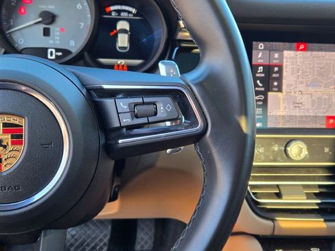 Certified 2022 Porsche Macan S image 29