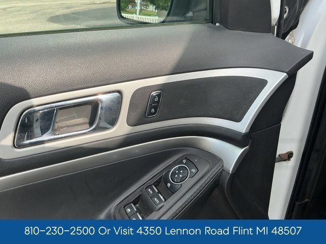 Used 2015 Ford Explorer XLT w/ Equipment Group 202B AWD/4WD image 16