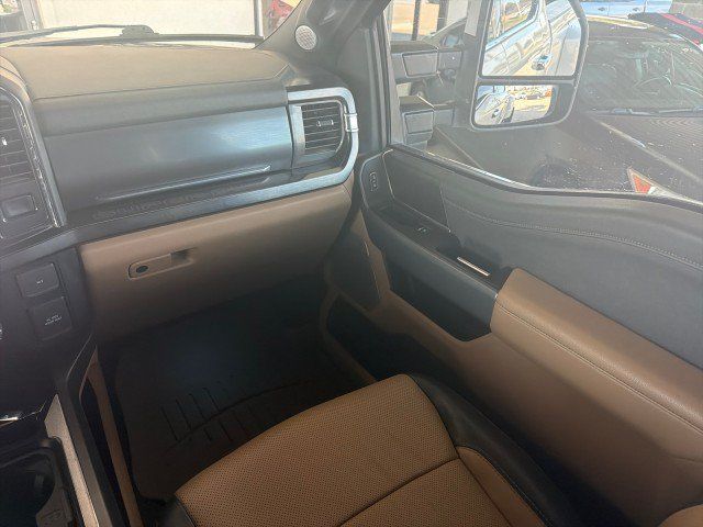 Used 2023 Ford F350 Lariat w/ Lariat Ultimate Package AWD/4WD image 24
