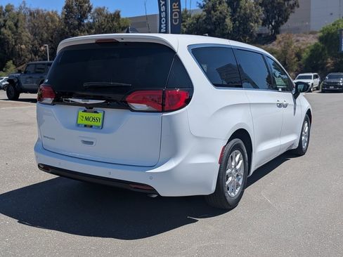 New 2026 Chrysler Voyager LX image 5