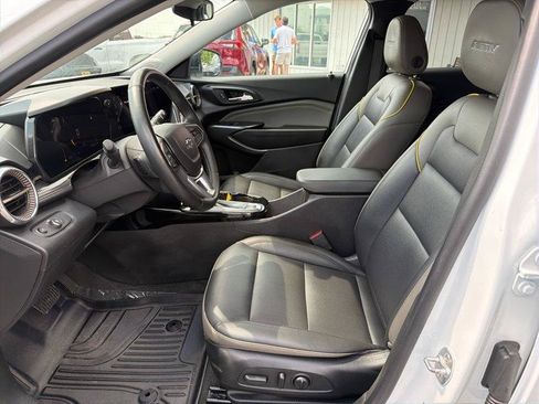 Used 2025 Chevrolet Trax ACTIV w/ Driver Confidence Package FWD image 11