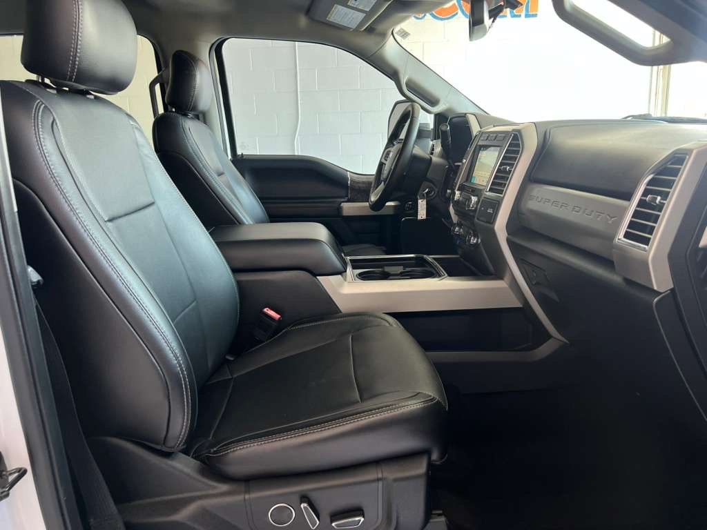 Used 2017 Ford F250 Lariat w/ Lariat Value Package AWD/4WD image 16