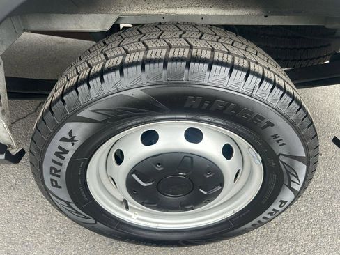Used 2020 Ford Transit 250 Medium Roof RWD image 9