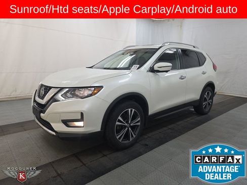 Used 2020 Nissan Rogue SV image 1