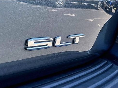 Used 2021 GMC Yukon SLT w/ SLT Premium Package AWD/4WD image 32
