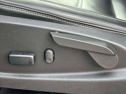 Used 2022 GMC Canyon Denali image 19