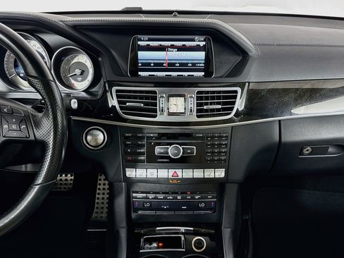 Used 2015 Mercedes-Benz E 400 4MATIC Sedan image 27