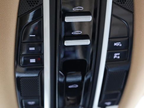 Used 2019 Porsche Panamera 4 AWD/4WD image 39