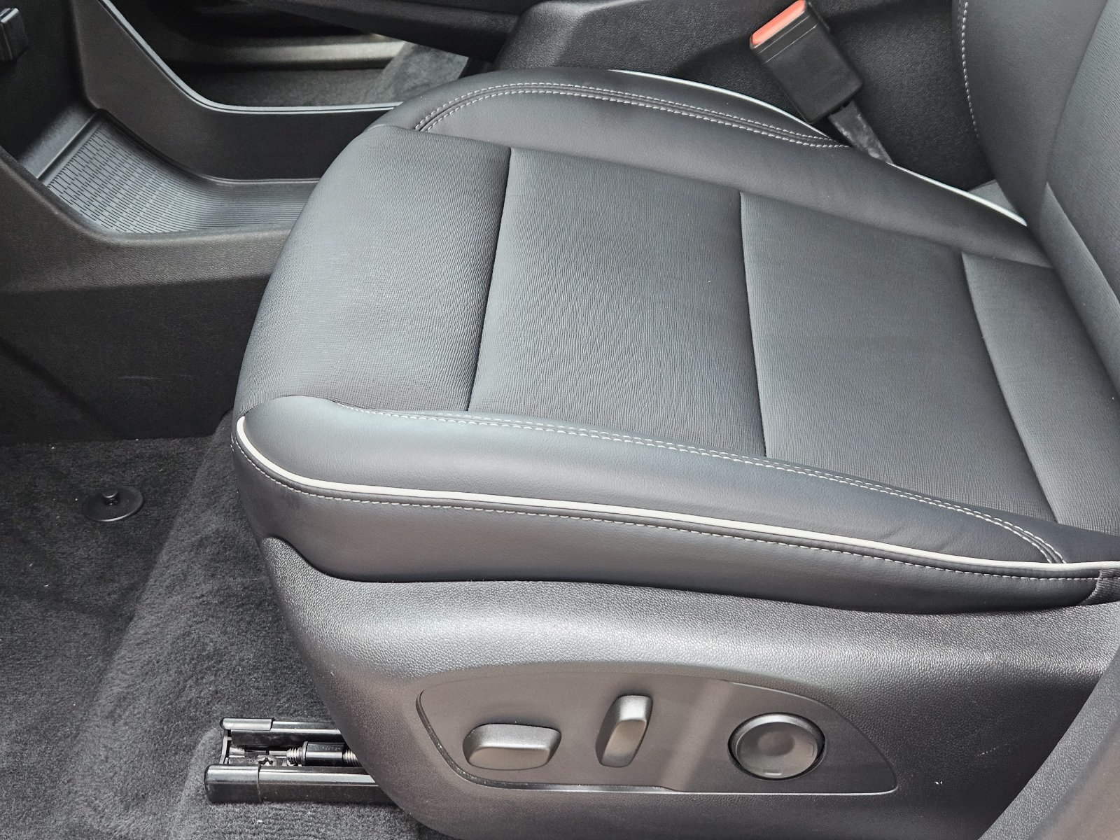 Certified 2026 Buick Enclave Preferred FWD image 32
