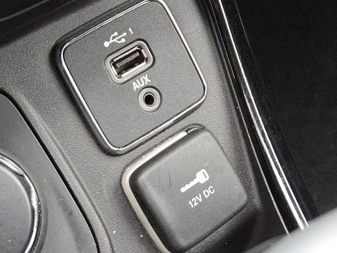 Used 2020 Jeep Compass Latitude image 4