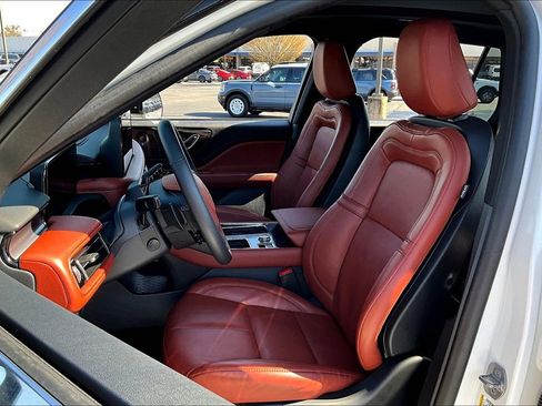 New 2025 Lincoln Aviator Reserve w/ Illumination Package image 9