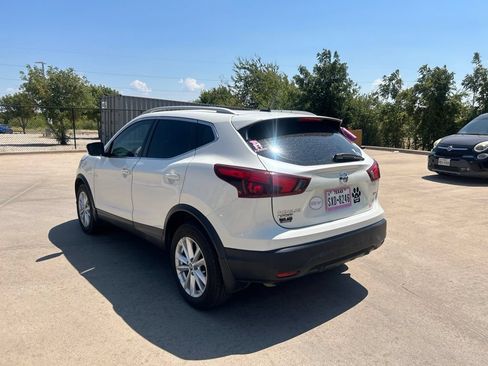 Used 2019 Nissan Rogue Sport SV FWD image 3
