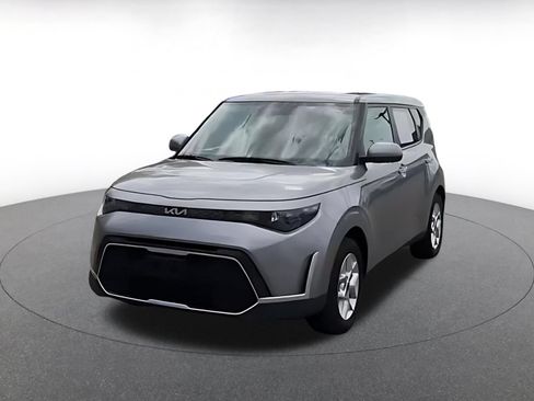 Used 2025 Kia Soul LX w/ LX Technology Package FWD image 6