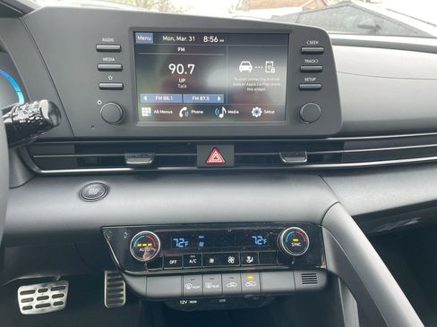 Certified 2025 Hyundai Elantra Sport image 46