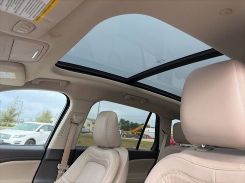 Used 2022 Lincoln Aviator Reserve w/ Class IV Trailer Tow Package image 24