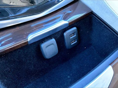 Used 2017 Cadillac Escalade Luxury image 35