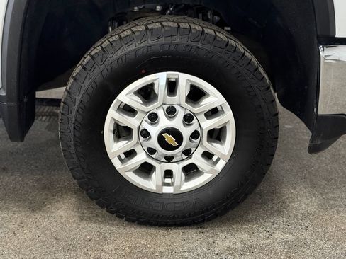 Used 2025 Chevrolet Silverado 2500 LT w/ Convenience Package AWD/4WD image 27