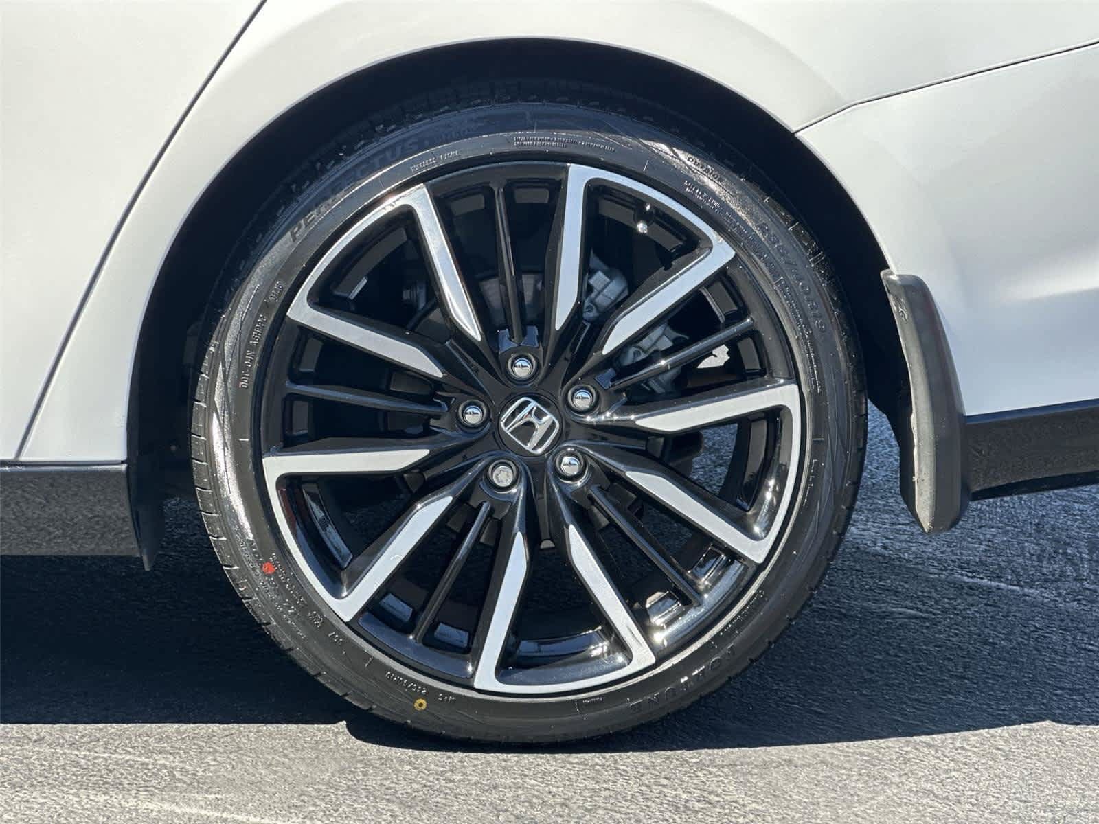 Used 2025 Honda Accord Touring image 9