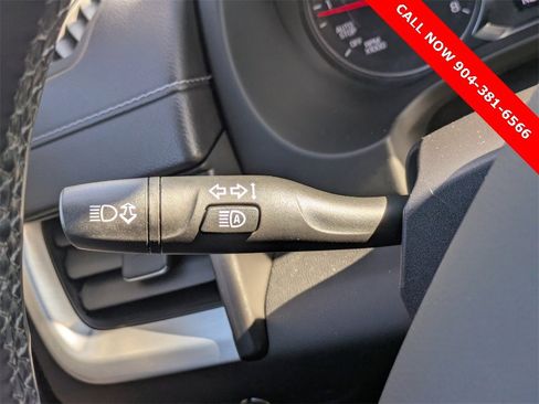 Used 2023 GMC Terrain SLT image 31