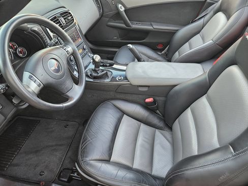 Used 2010 Chevrolet Corvette Grand Sport w/ Preferred Equipment Group RWD image 16