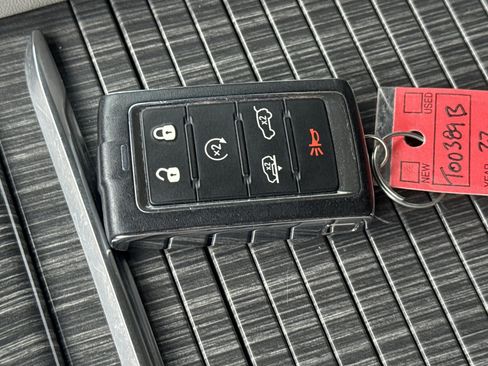 Used 2022 Jeep Wagoneer Series III AWD/4WD image 35