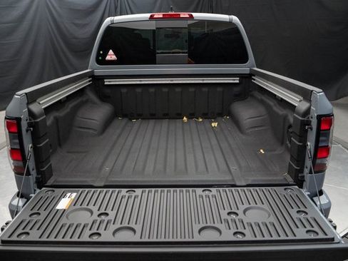 Used 2025 Nissan Frontier PRO-4X w/ Pro Convenience Package image 15