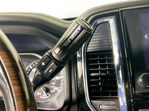 Used 2020 Nissan Titan Platinum Reserve w/ Moonroof Package image 25