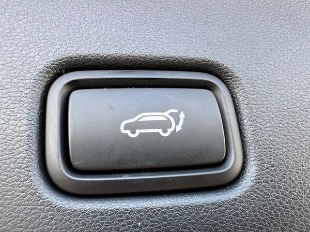 Used 2025 Hyundai Tucson Limited AWD/4WD image 12