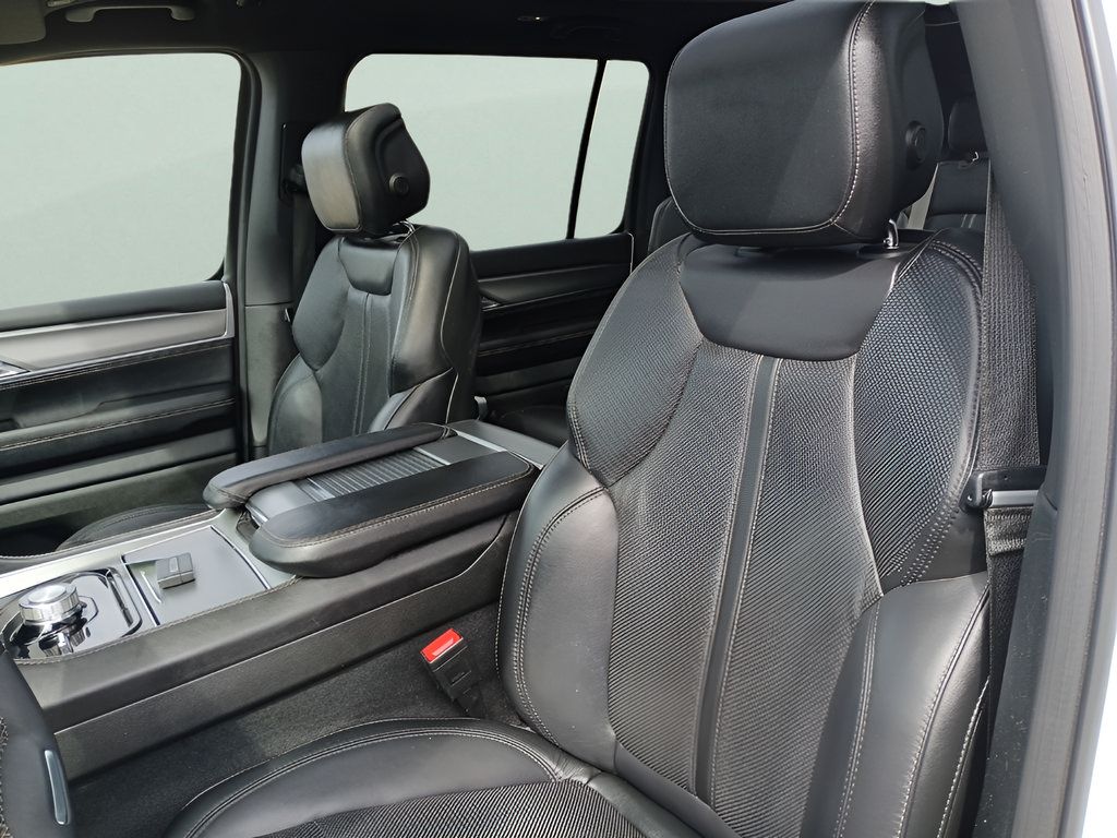 Used 2023 Jeep Wagoneer Series II AWD/4WD image 22