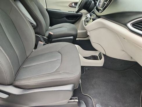 Used 2024 Chrysler Voyager LX FWD image 23