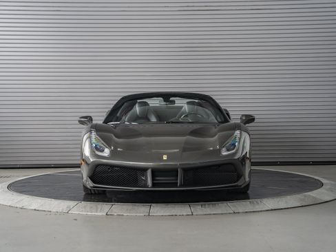Used 2019 Ferrari 488 Spider RWD image 8