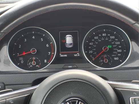 Used 2017 Volkswagen Golf 4-Door FWD image 11