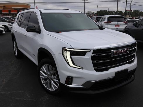 Used 2024 GMC Acadia Elevation w/ Luxury Package image 1