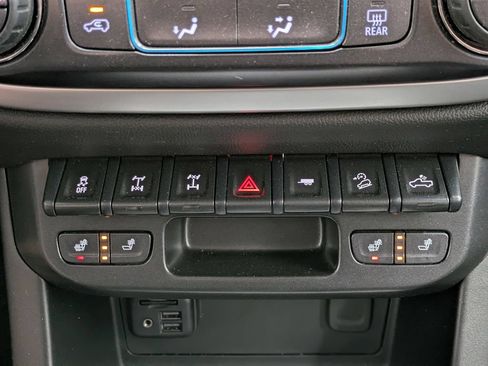 Used 2021 Chevrolet Colorado ZR2 AWD/4WD image 9