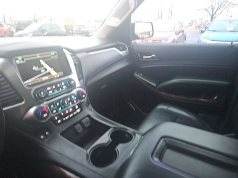 Used 2019 Chevrolet Suburban LT image 17