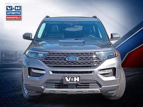 Used 2022 Ford Explorer XLT w/ Equipment Group 202A AWD/4WD image 31