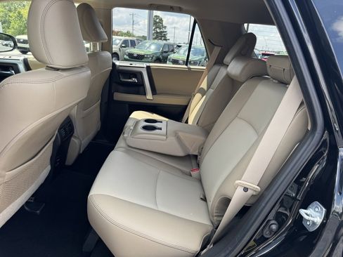 Used 2018 Toyota 4Runner SR5 Premium image 30