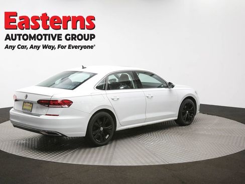 Used 2022 Volkswagen Passat 2.0T SE image 64