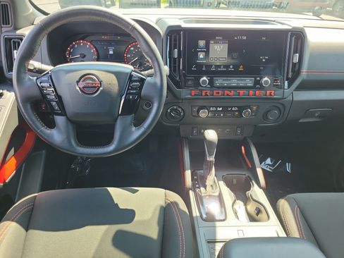 Certified 2025 Nissan Frontier PRO-4X w/ Pro Convenience Package AWD/4WD image 10