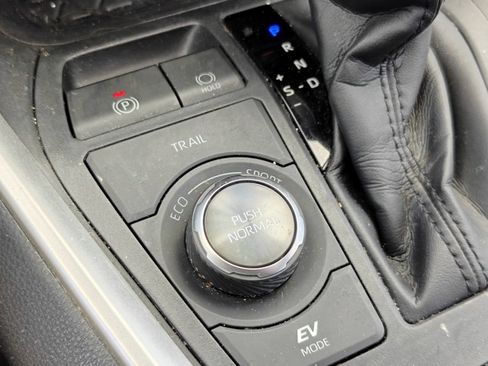 Used 2021 Toyota RAV4 XSE w/ XSE Grade Weather Package image 18