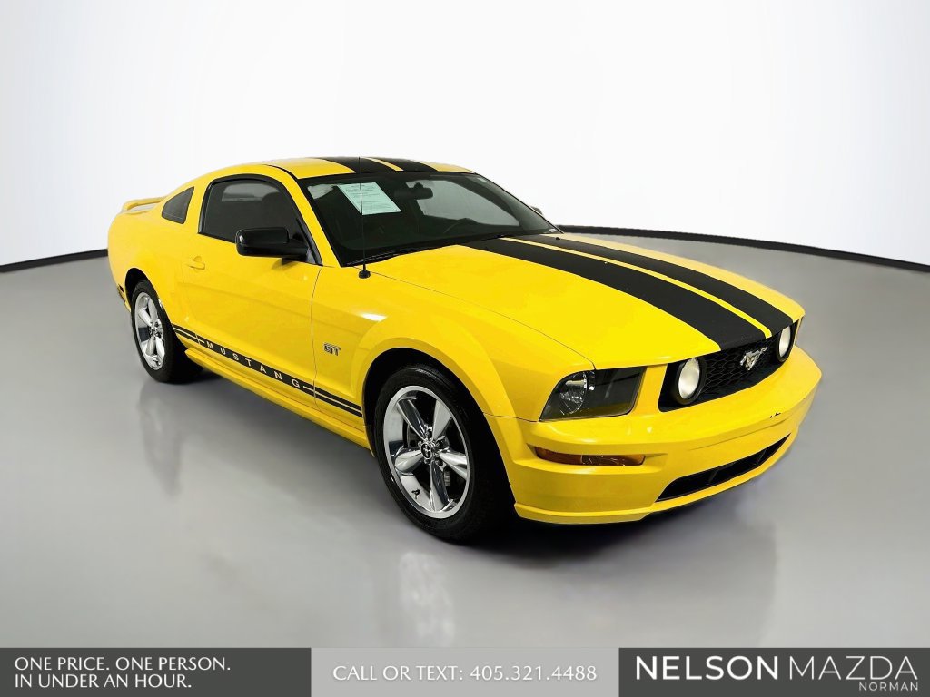 Used 2006 Ford Mustang GT RWD image 3
