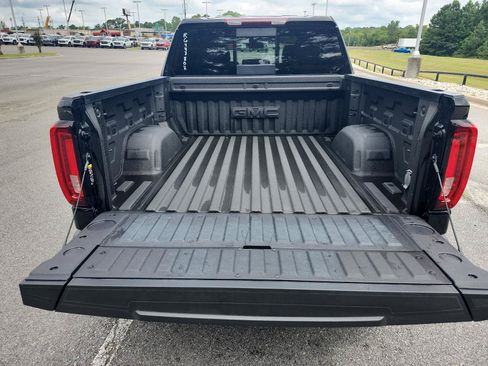 Used 2024 GMC Sierra 1500 SLT w/ SLT Premium Plus Package AWD/4WD image 8