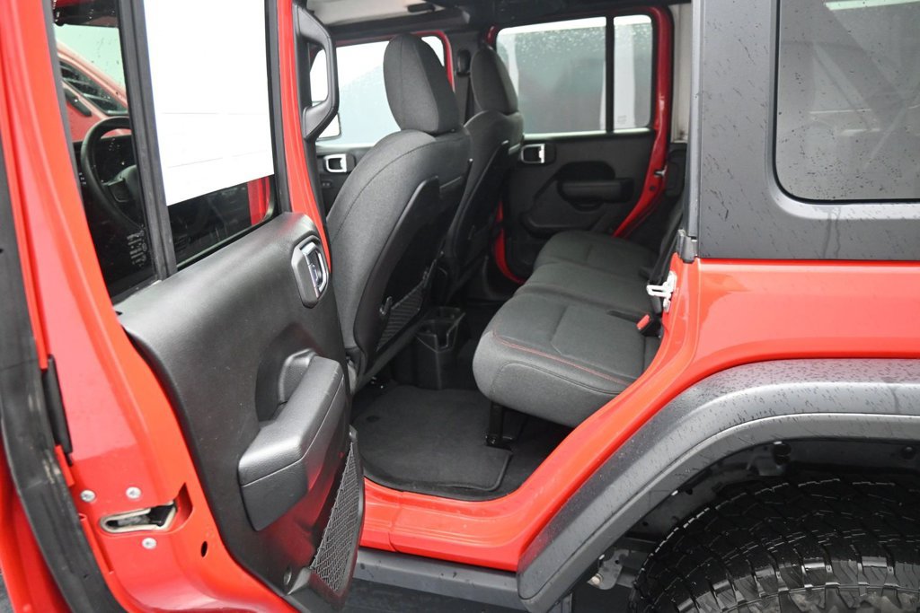 Used 2024 Jeep Wrangler Unlimited Rubicon AWD/4WD image 21