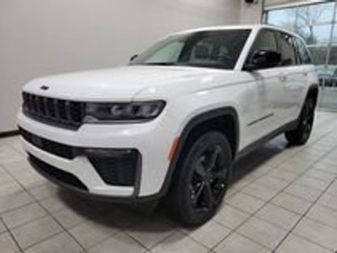 New 2026 Jeep Grand Cherokee Limited AWD/4WD image 2