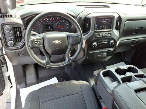 Used 2022 Chevrolet Silverado 1500 Custom AWD/4WD image 14