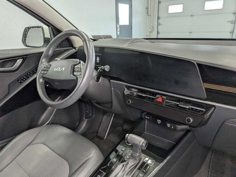 Used 2024 Kia Niro EX FWD image 42
