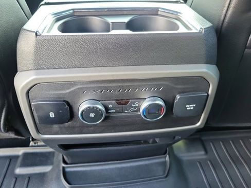 Used 2021 Ford Expedition XLT image 18