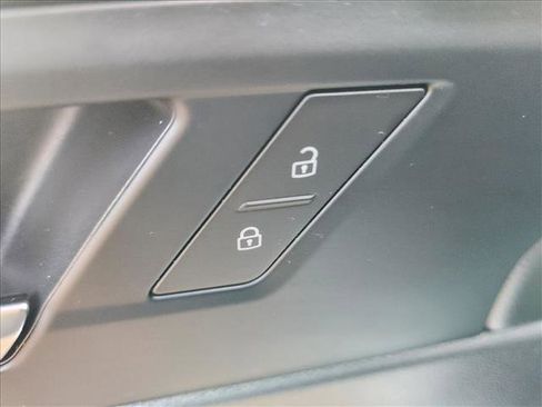 Certified 2025 Volkswagen Jetta Sport image 26