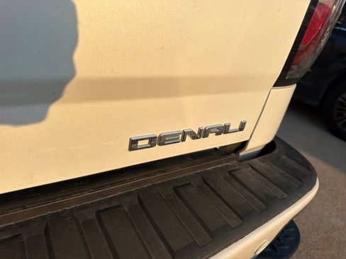 Used 2017 GMC Sierra 1500 Denali w/ Denali Ultimate Package AWD/4WD image 10