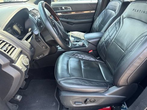 Used 2019 Ford Explorer Platinum AWD/4WD image 9